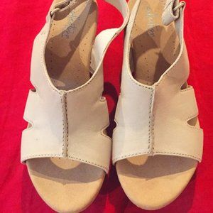 Clarks Wedges Size 8.5